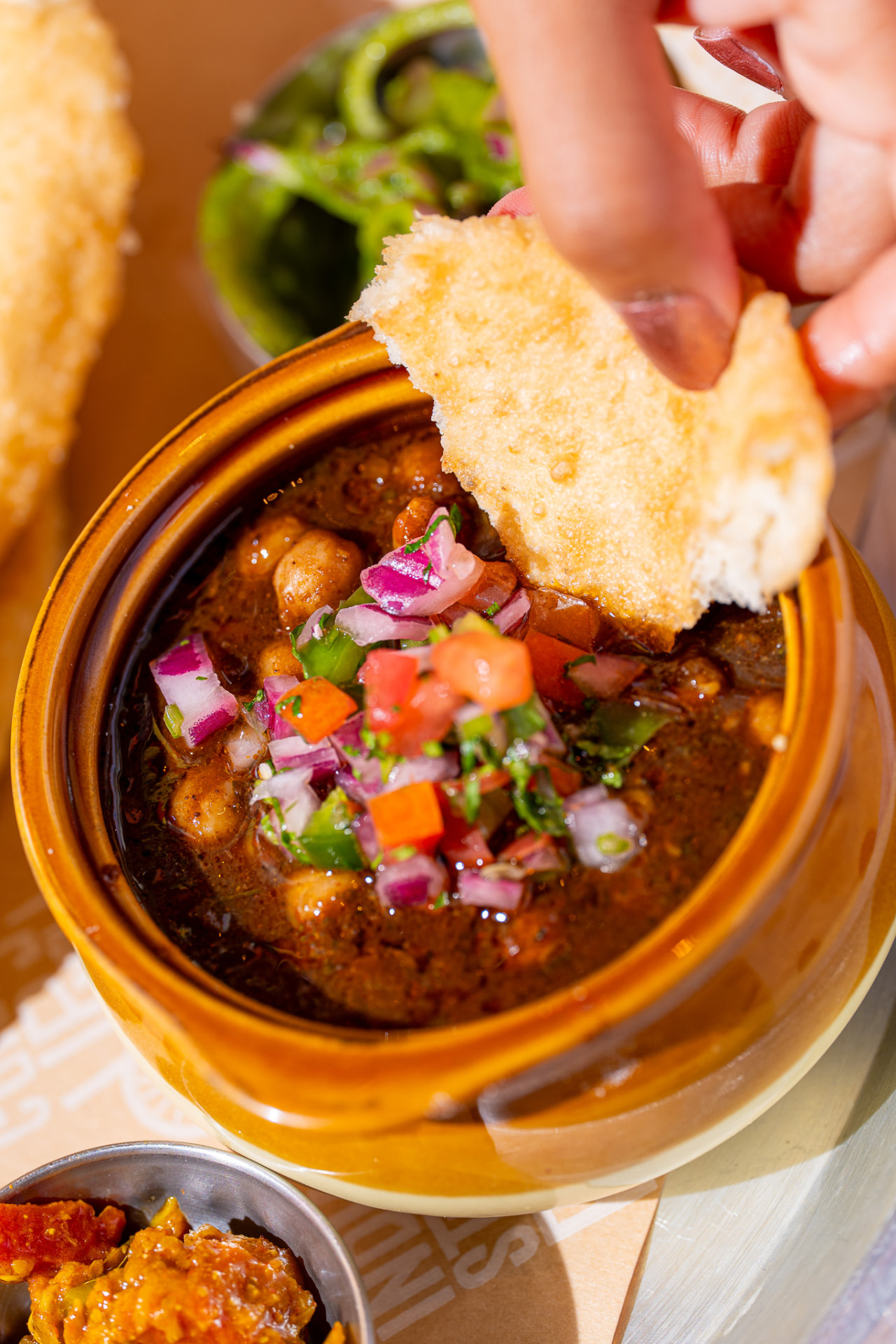 Chole bhature, macro on chana with pico