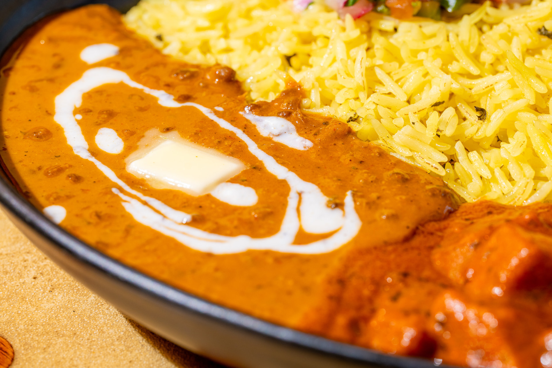 Daal makhani in the bowl, close up