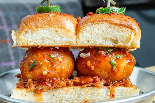 Schezwan Vada Pav